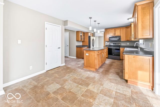 549 New London Drive, Greenwood, IN 46142