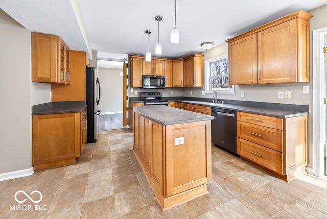 549 New London Drive, Greenwood, IN 46142