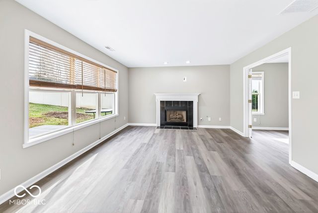 549 New London Drive, Greenwood, IN 46142