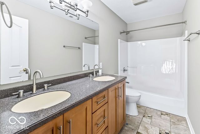 549 New London Drive, Greenwood, IN 46142