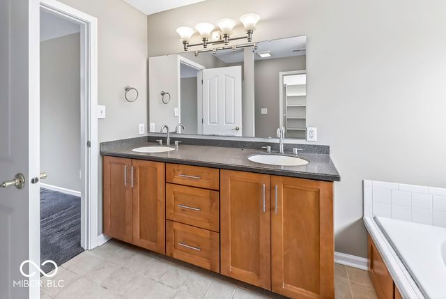 549 New London Drive, Greenwood, IN 46142