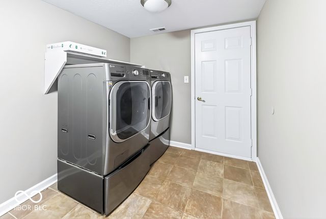 549 New London Drive, Greenwood, IN 46142