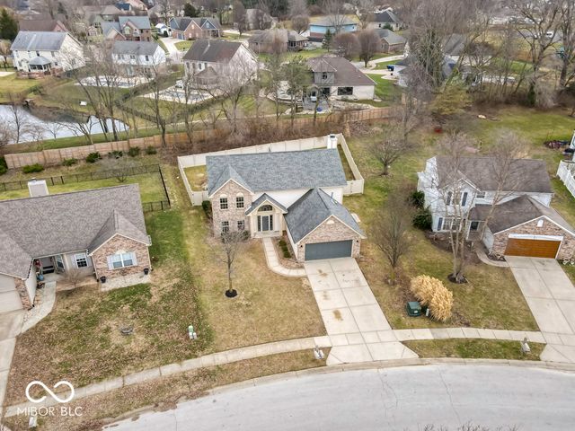 549 New London Drive, Greenwood, IN 46142