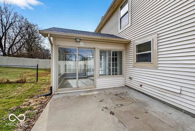 549 New London Drive, Greenwood, IN 46142