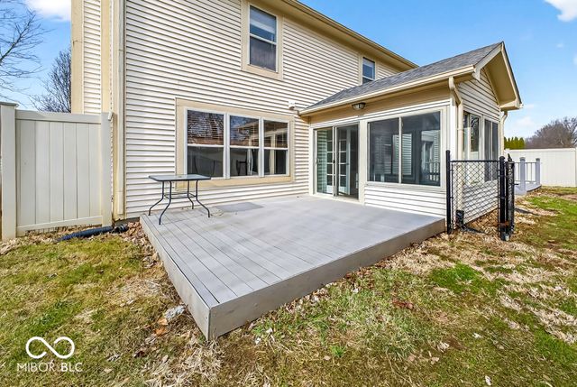 549 New London Drive, Greenwood, IN 46142