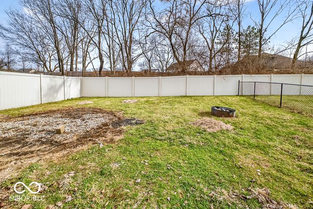 549 New London Drive, Greenwood, IN 46142