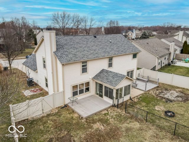 549 New London Drive, Greenwood, IN 46142