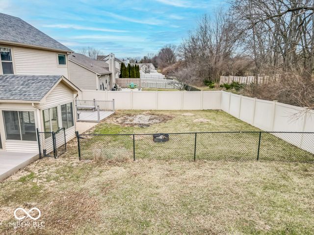 549 New London Drive, Greenwood, IN 46142