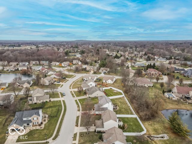 549 New London Drive, Greenwood, IN 46142