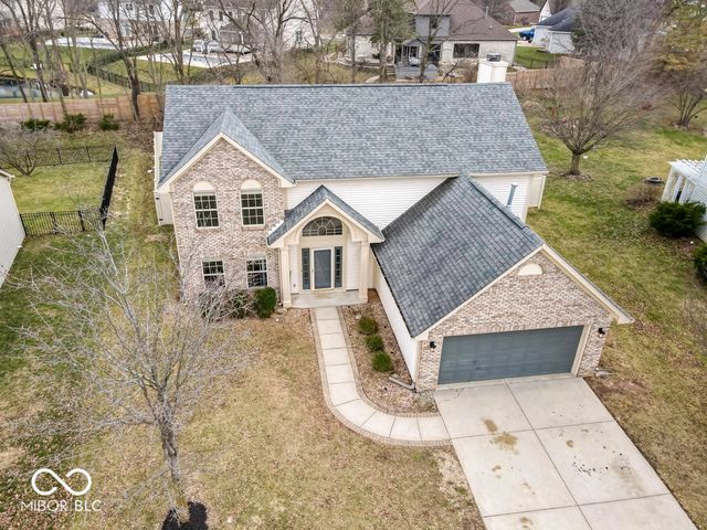 549 New London Drive, Greenwood, IN 46142