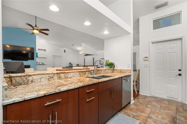 105 Watersedge Lane, Lake Placid, FL 33852
