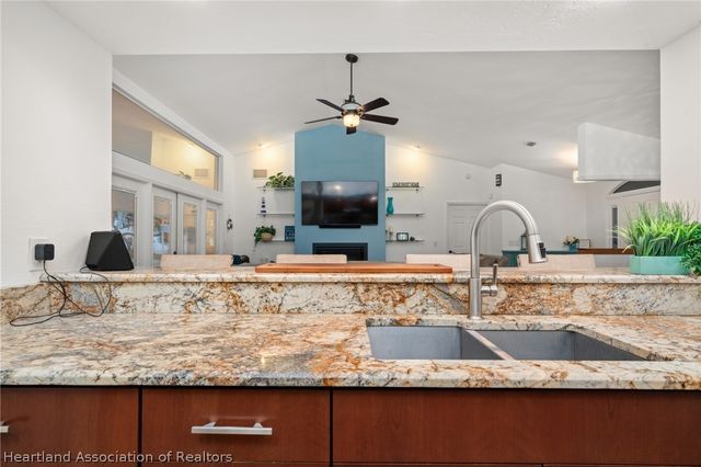 105 Watersedge Lane, Lake Placid, FL 33852