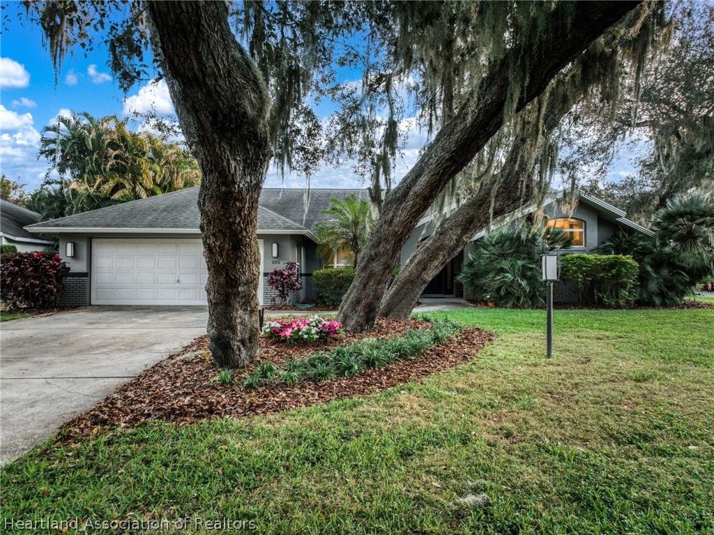 105 Watersedge Lane, Lake Placid, FL 33852