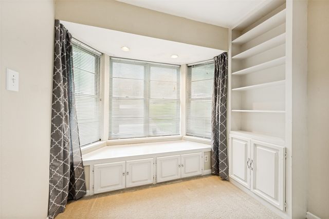 2725 Sandage Avenue, Fort Worth, TX 76109
