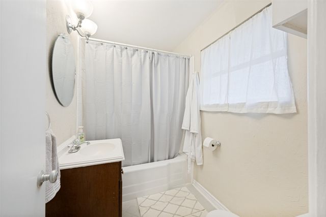 2725 Sandage Avenue, Fort Worth, TX 76109