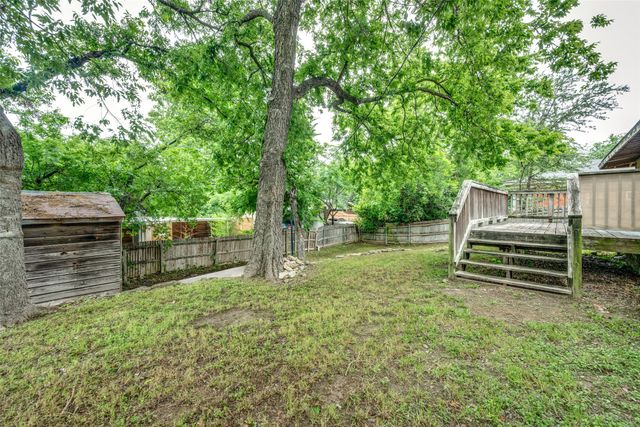 2725 Sandage Avenue, Fort Worth, TX 76109