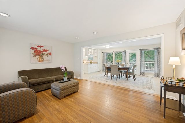 2725 Sandage Avenue, Fort Worth, TX 76109