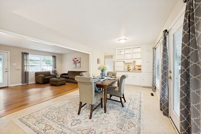 2725 Sandage Avenue, Fort Worth, TX 76109