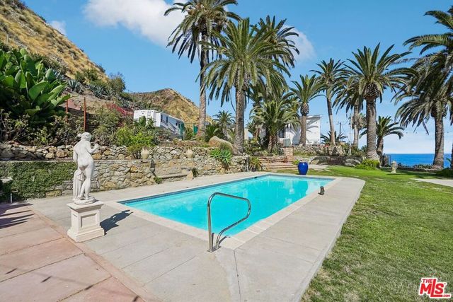 19419 Pacific Coast Highway, Malibu, CA 90265