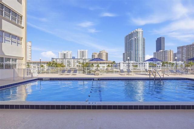111 Golden Isles Dr G12, Hallandale Beach, FL 33009