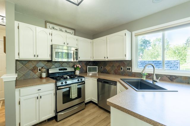 5791 Hickory Hill Court SE, Kentwood, MI 49512
