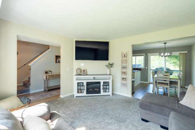 5791 Hickory Hill Court SE, Kentwood, MI 49512
