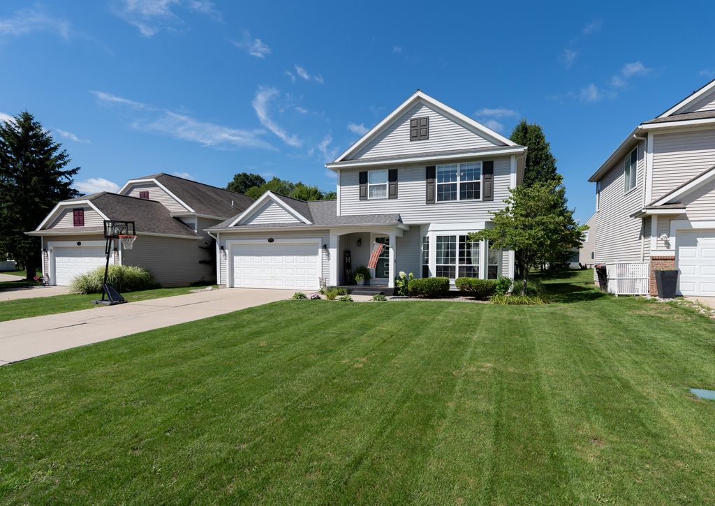 5791 Hickory Hill Court SE, Kentwood, MI 49512