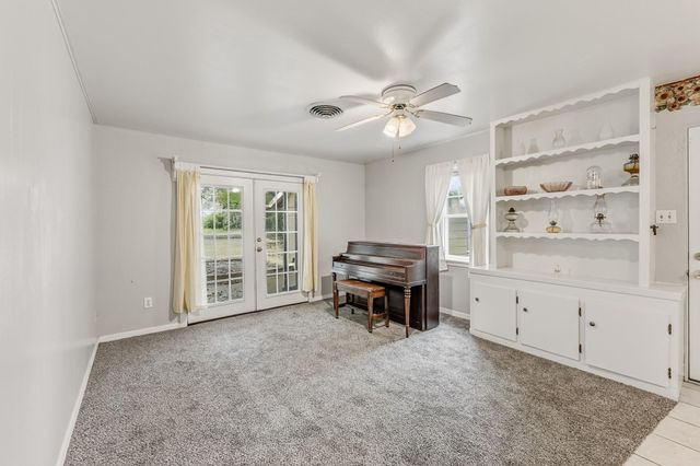 1207 21st Street, Huntsville, TX 77340
