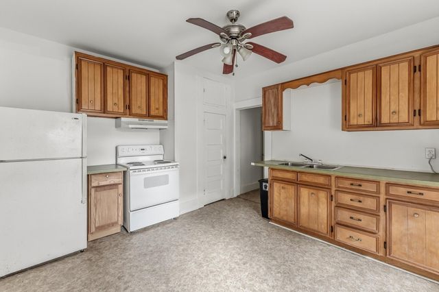 1207 21st Street, Huntsville, TX 77340