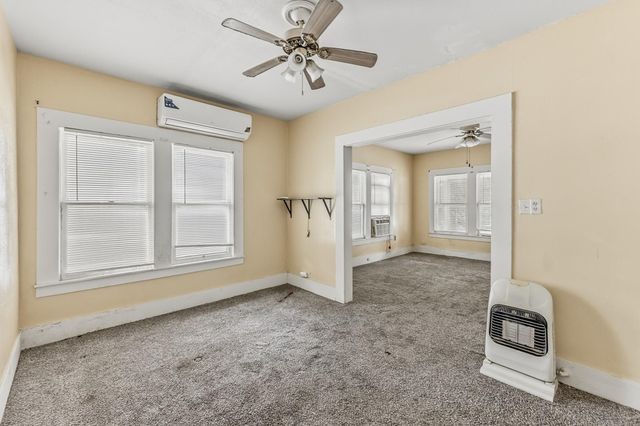 1207 21st Street, Huntsville, TX 77340