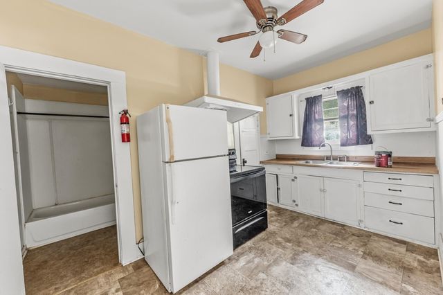 1207 21st Street, Huntsville, TX 77340