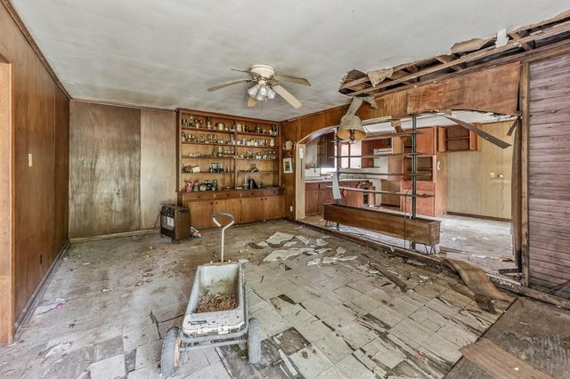 1207 21st Street, Huntsville, TX 77340