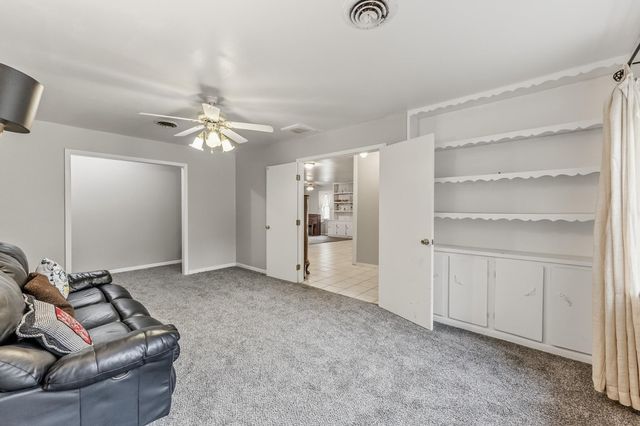 1207 21st Street, Huntsville, TX 77340
