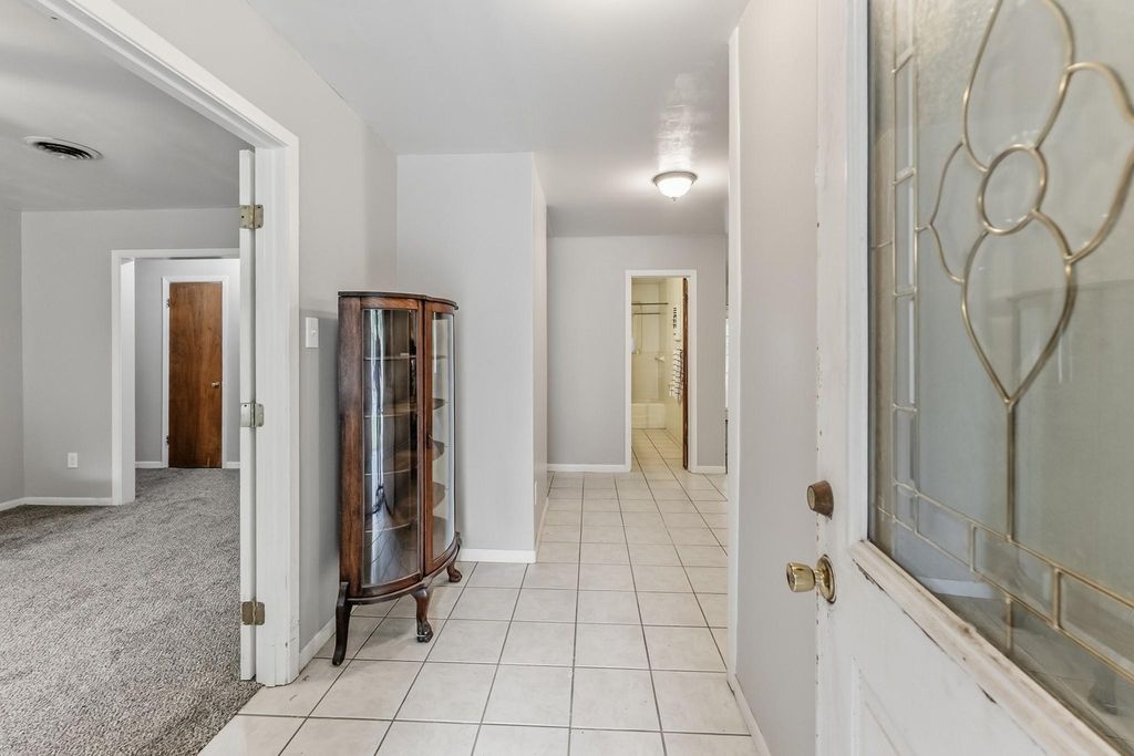 1207 21st Street, Huntsville, TX 77340