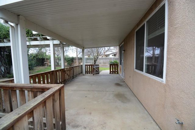 2360 S Playa Avenue, Fresno, CA 93727