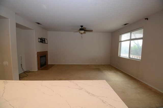 2360 S Playa Avenue, Fresno, CA 93727