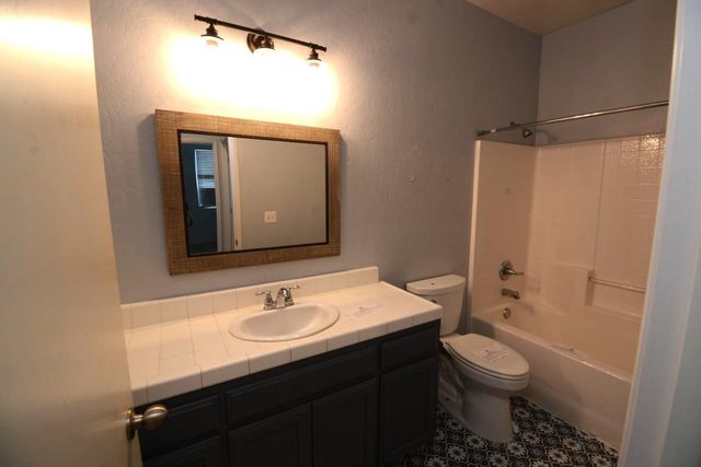 2360 S Playa Avenue, Fresno, CA 93727