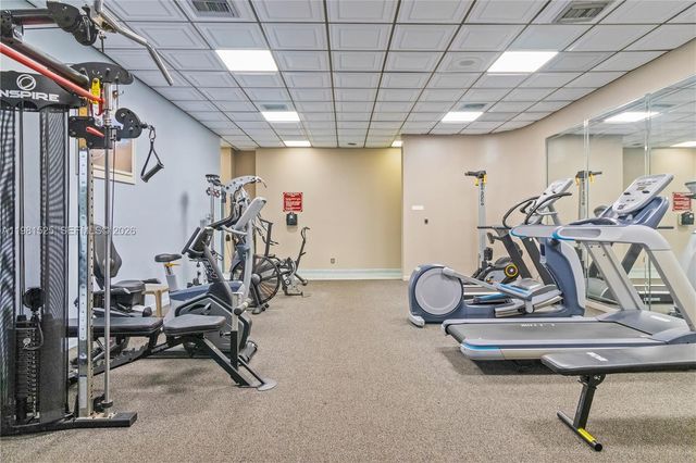 1100 Colony Point Cir 201, Pembroke Pines, FL 33026