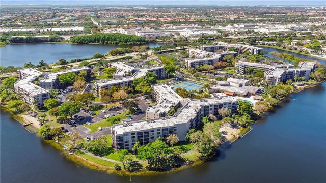 1100 Colony Point Cir 201, Pembroke Pines, FL 33026