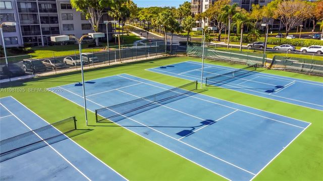 1100 Colony Point Cir 201, Pembroke Pines, FL 33026