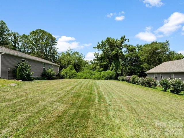 201 N Mapleton Drive, East Flat Rock, NC 28726