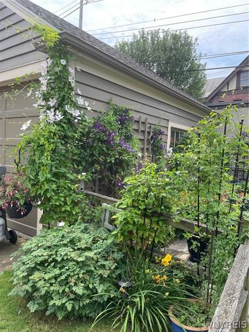 96 Chatham Avenue, Buffalo, NY 14216