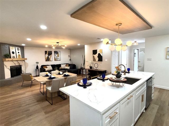 602 S Waxahachie Street, Mansfield, TX 76063