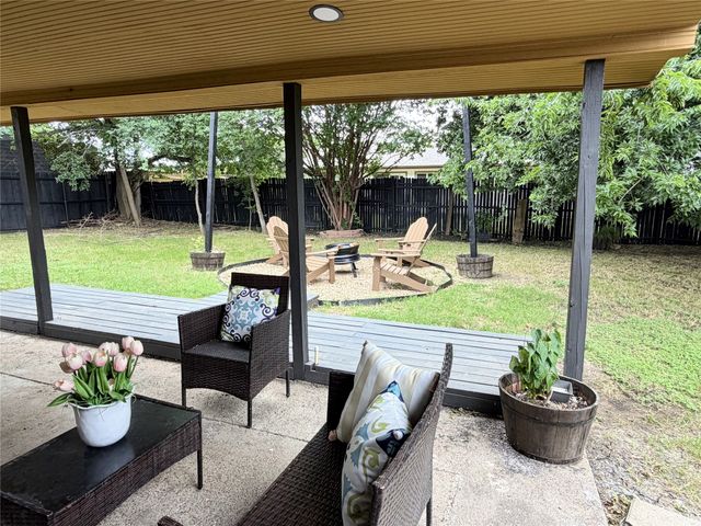602 S Waxahachie Street, Mansfield, TX 76063