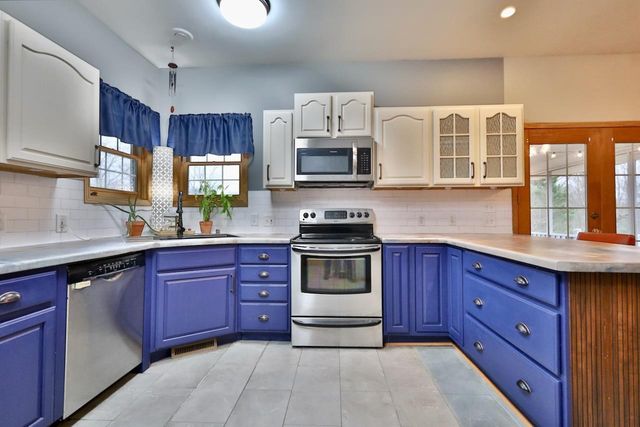 W7445 County Road G, Pardeeville, WI 53954