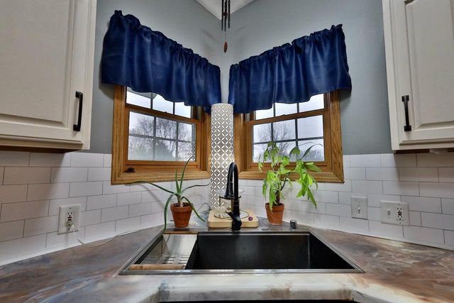 W7445 County Road G, Pardeeville, WI 53954