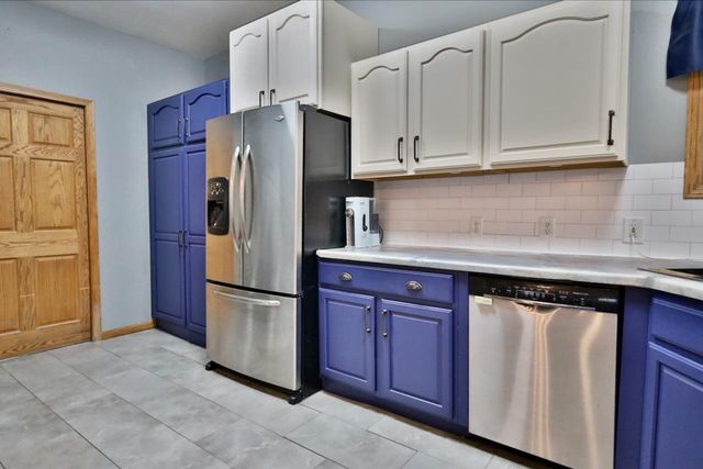 W7445 County Road G, Pardeeville, WI 53954