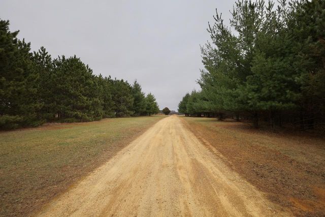 W7445 County Road G, Pardeeville, WI 53954