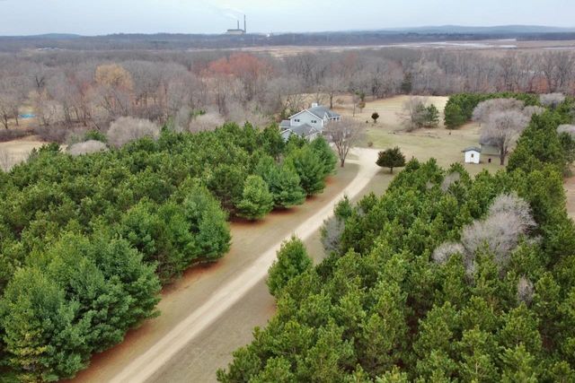 W7445 County Road G, Pardeeville, WI 53954