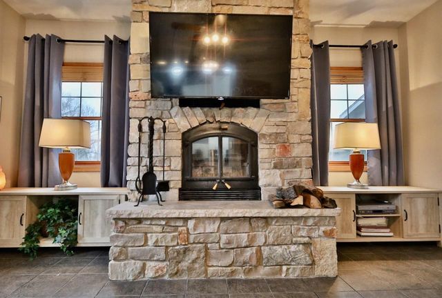 W7445 County Road G, Pardeeville, WI 53954